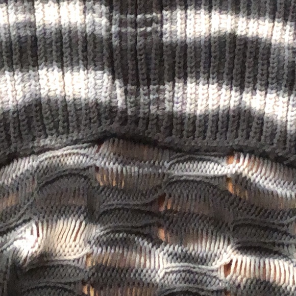 Three shades of gray. 100% cotton crochet sweater. - Picture 4 of 7